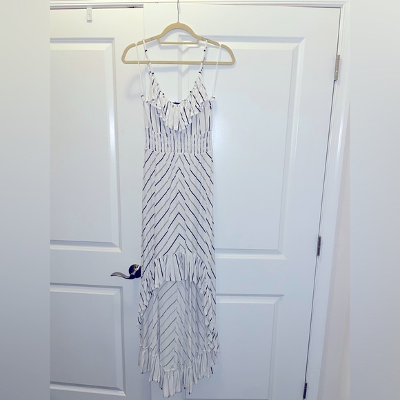 Express- white and black striped hi-lo maxi dress - Picture 2 of 3